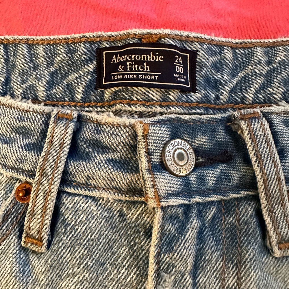 A&F Low Rise Short - Picture 3 of 3